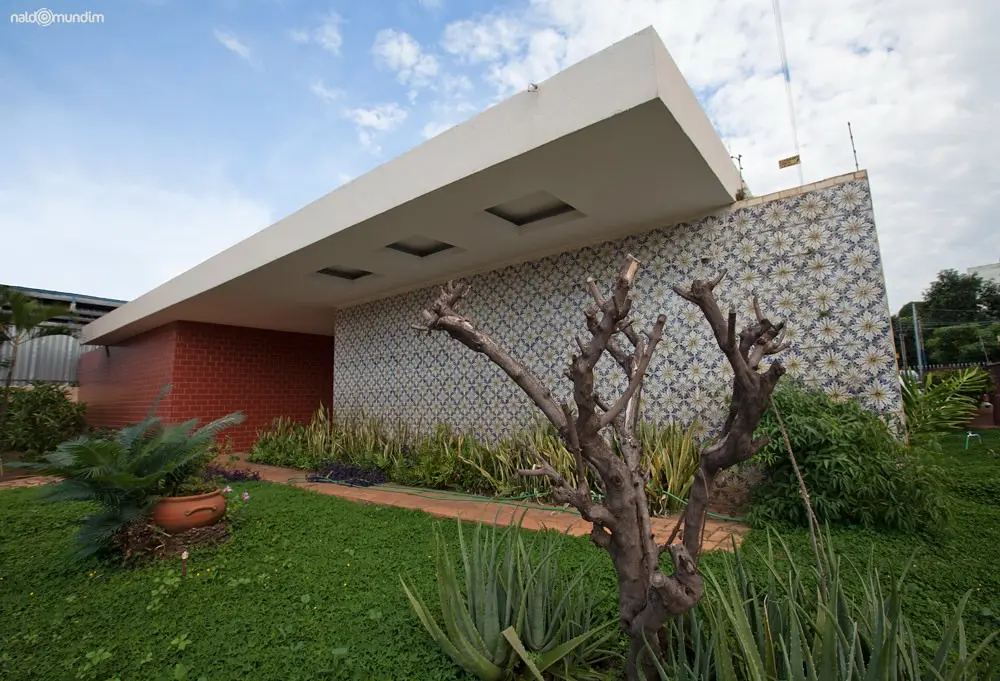 Casa em Goiânia foi projetada pelo arquiteto do Conjunto Nacional