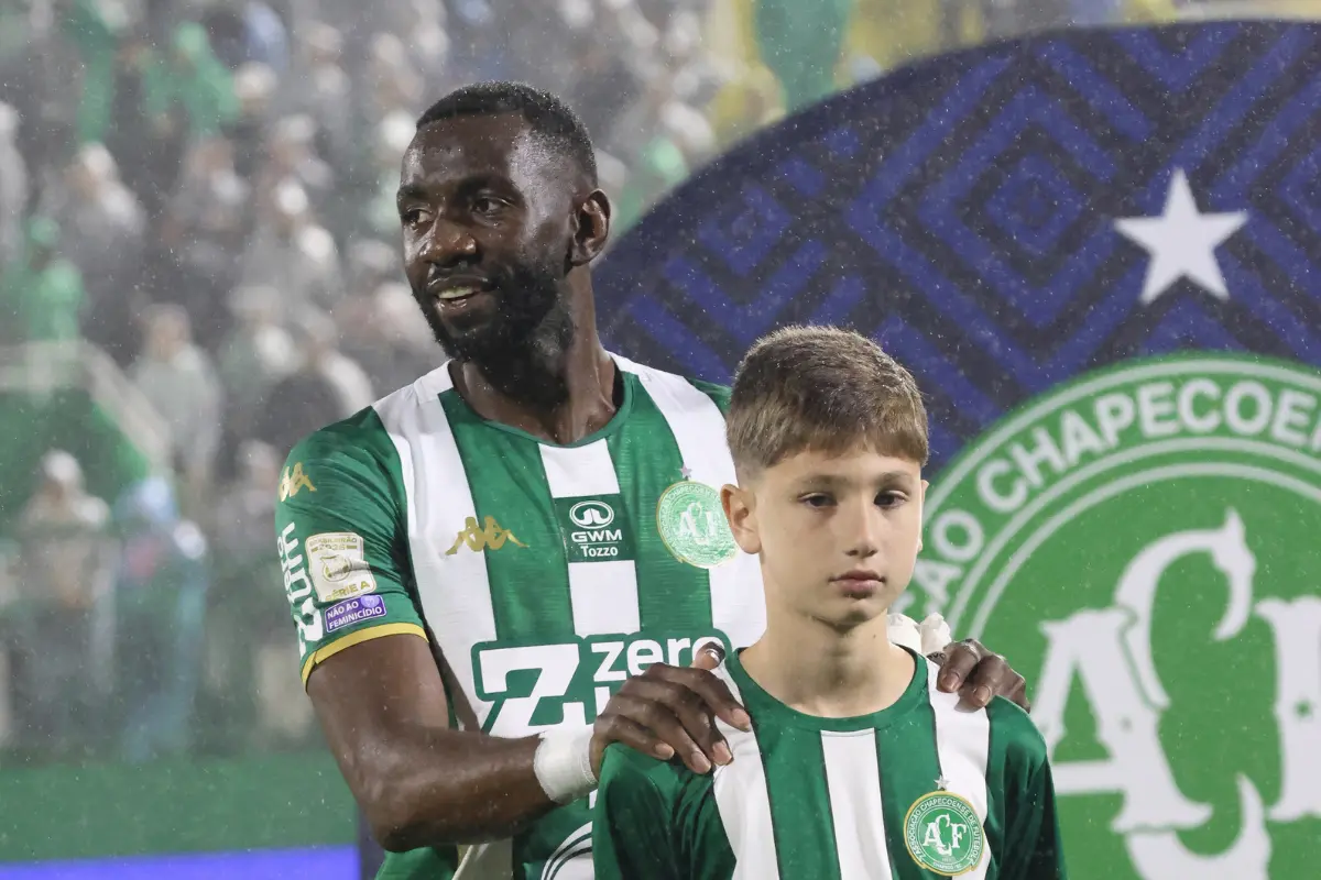 Chapecoense perde Bolasie para decisão contra o Cruzeiro