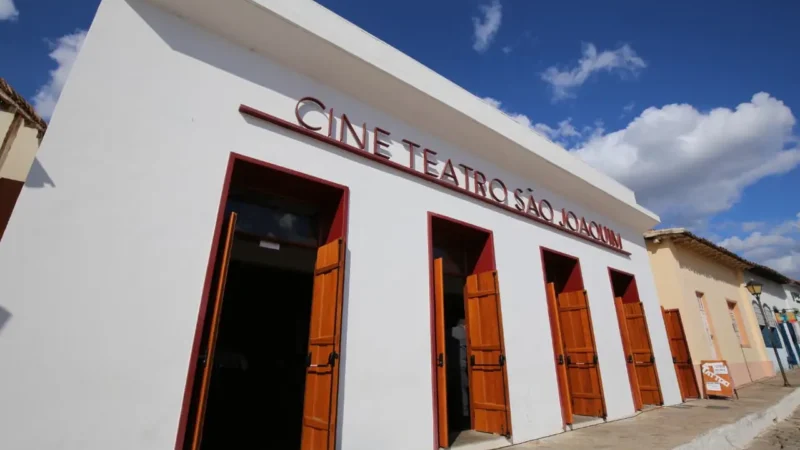 Cine Teatro São Joaquim recebe programação cultural em agosto