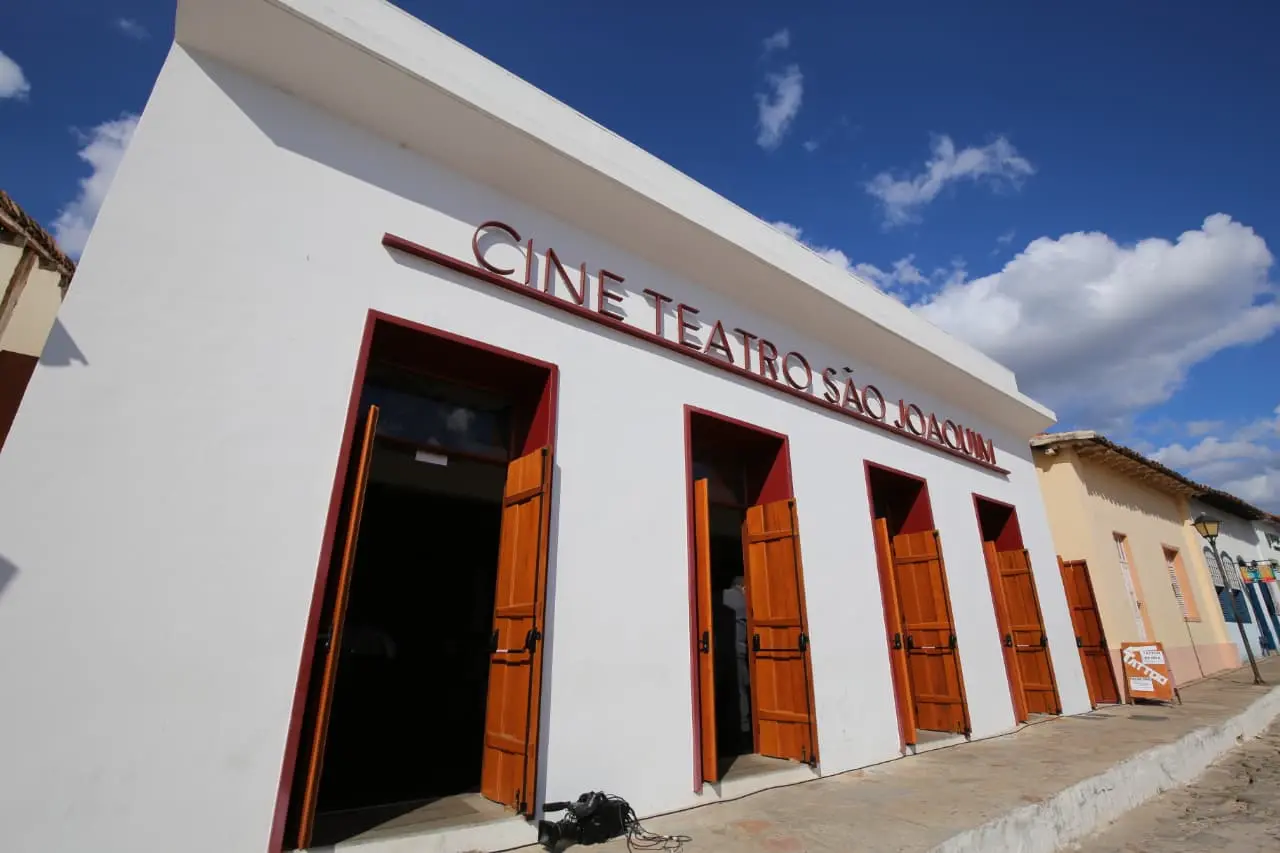 Cine Teatro São Joaquim recebe programação cultural em agosto