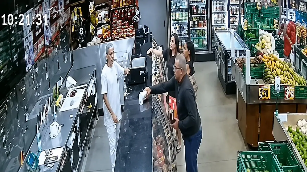 Cliente ameaça açougueiro com arma por causa de bife em GO