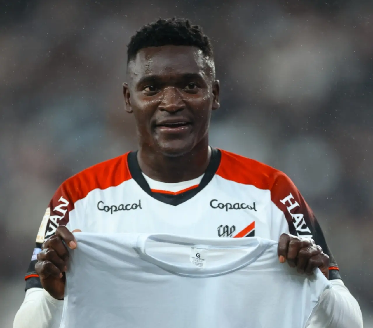 Colombiano marca duas vezes e ultrapassa Pedro, do Flamengo