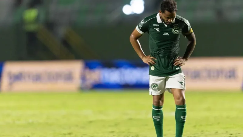 Em partida apática, Goiás joga mal e perde para o Juventude