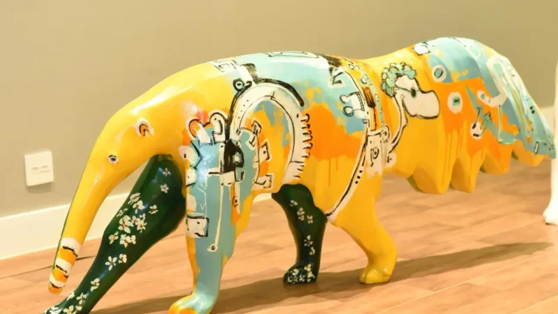 Exposição em Goiânia transforma capivaras em obras de arte