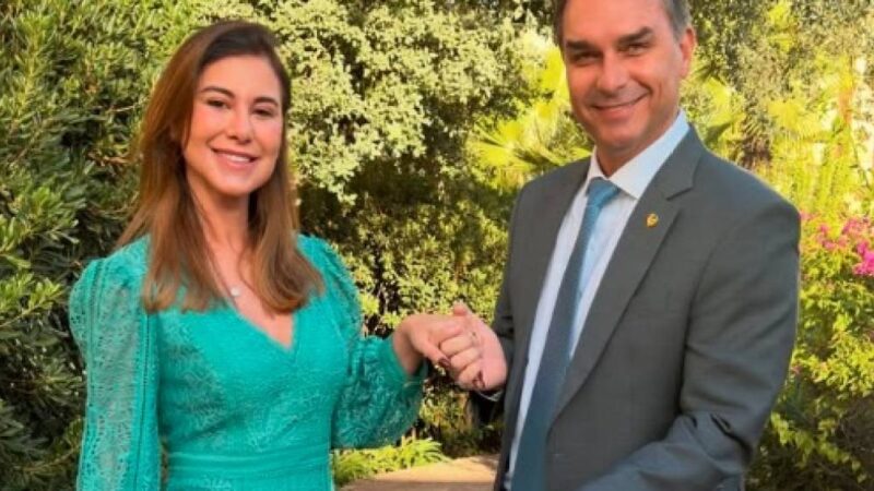 Bolsonaro pede ao STF para ir à dentista e indica esposa de Flávio para atendimento