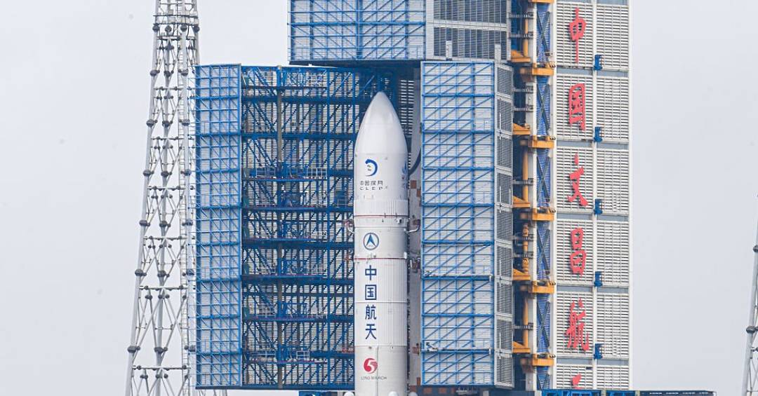 A missão chinesa que busca gelo em uma das regiões mais frias da Lua