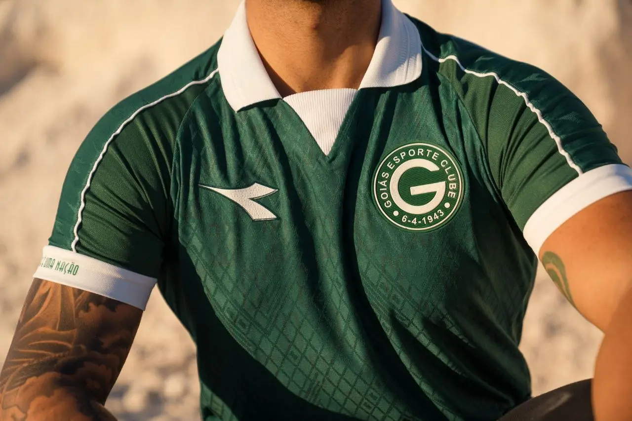 Goiás e Diadora lançam uniformes para a temporada