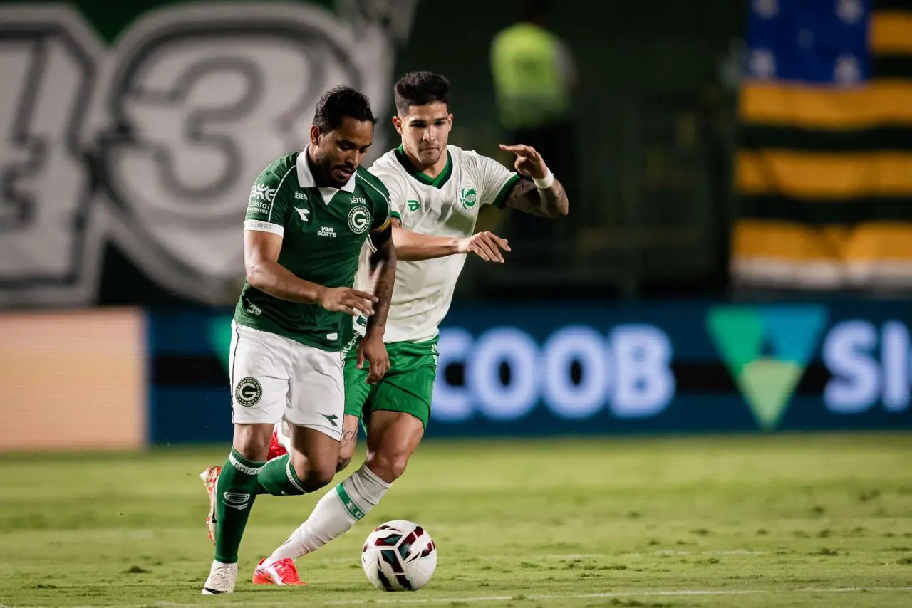 Goiás joga mal e fica no zero com o Juventude no primeiro tempo