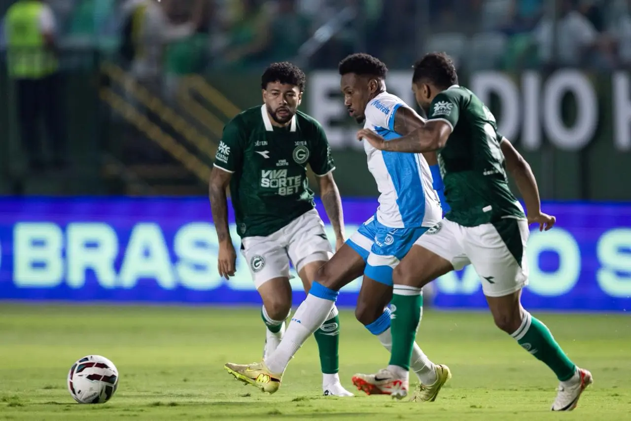 Goiás vence Londrina, sobe na tabela e fica a um ponto do G-6