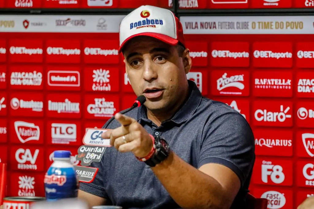 Hugo Bravo menciona acesso do Athletico-PR em 2025