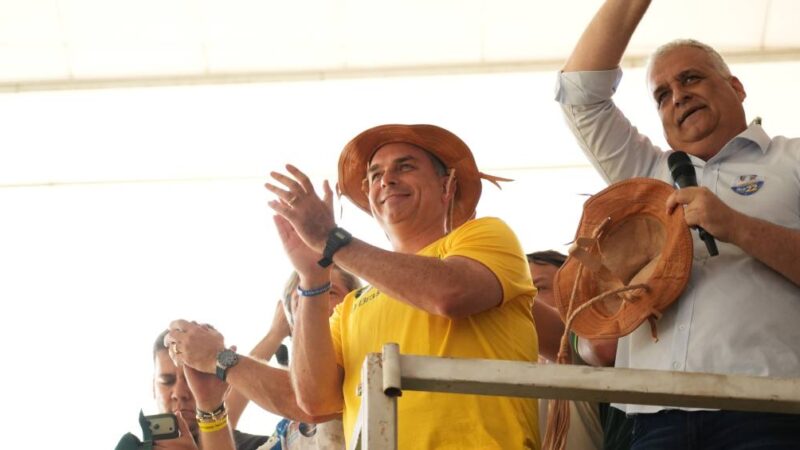 Flávio Bolsonaro dá ao vice missão de fazer campanha em todos os estados do Nordeste