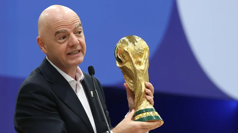 Infantino recua e FIFA não vai vender mais ações da Copa