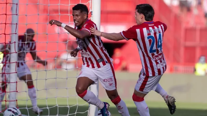 Início sonolento custa caro e Atlético sai atrás do Náutico