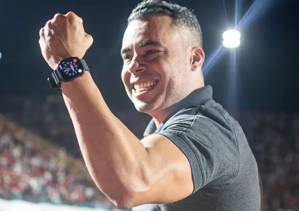 Lei Vini Jr. entra em campo pela 1ª vez no futebol brasileiro