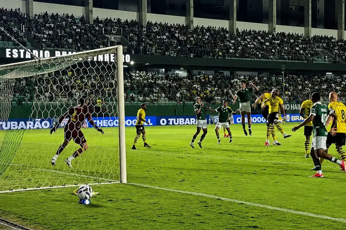 Lucas Rodrigues abre o placar na Serrinha