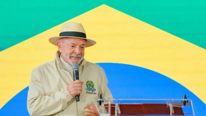 Lula diz que Lulinha precisa se defender e nega blindagem à PF 