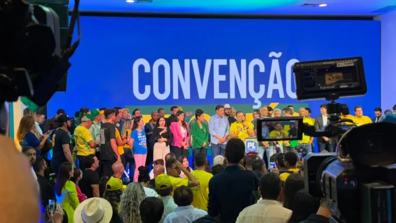 Políticos deixam palco em convenção do PL: ‘não aguenta todos’