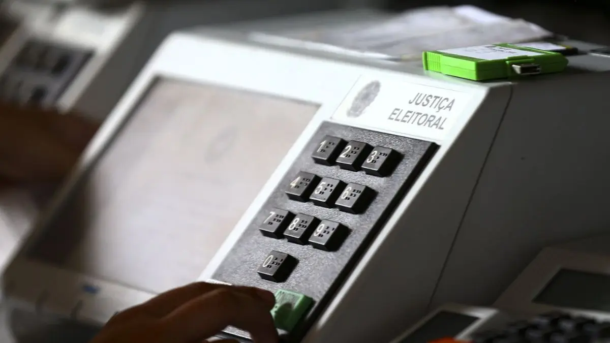 Prazo para pedir voto em trânsito termina: veja como solicitar