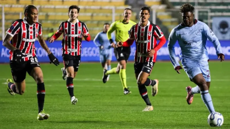 São Paulo sai na frente, mas cede empate ao Bolívar