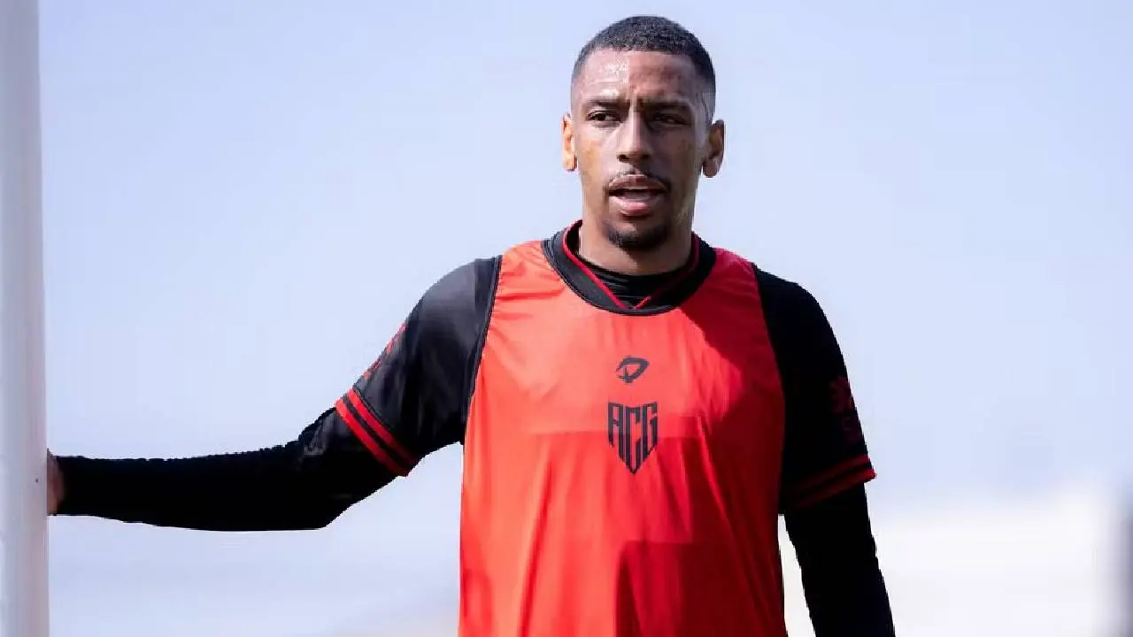 Sem espaço com Roger Silva, meia deixa o Atlético