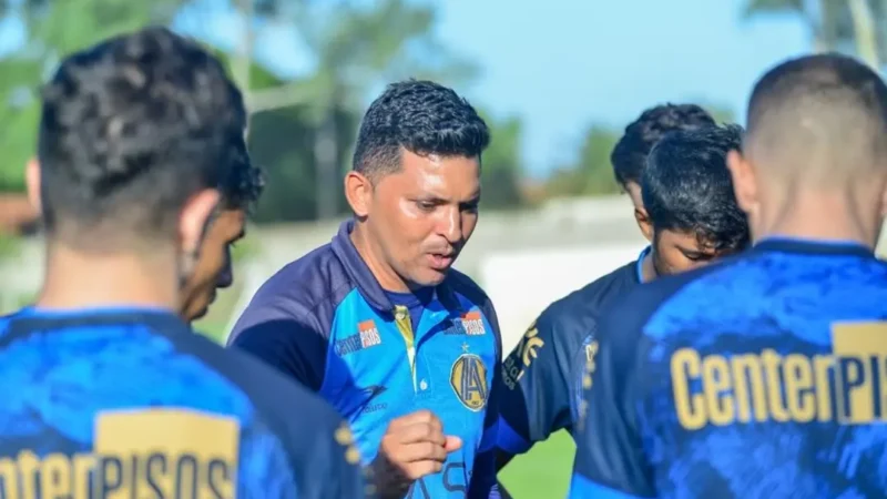 Tupy anuncia técnico ex-Aparecidense e campeão estadual