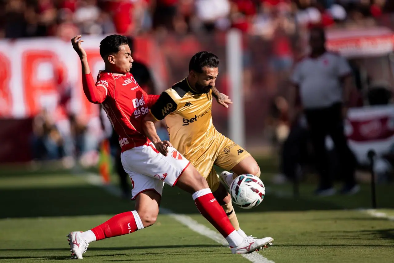 Vila Nova amarga primeira derrota como mandante nesta Série B