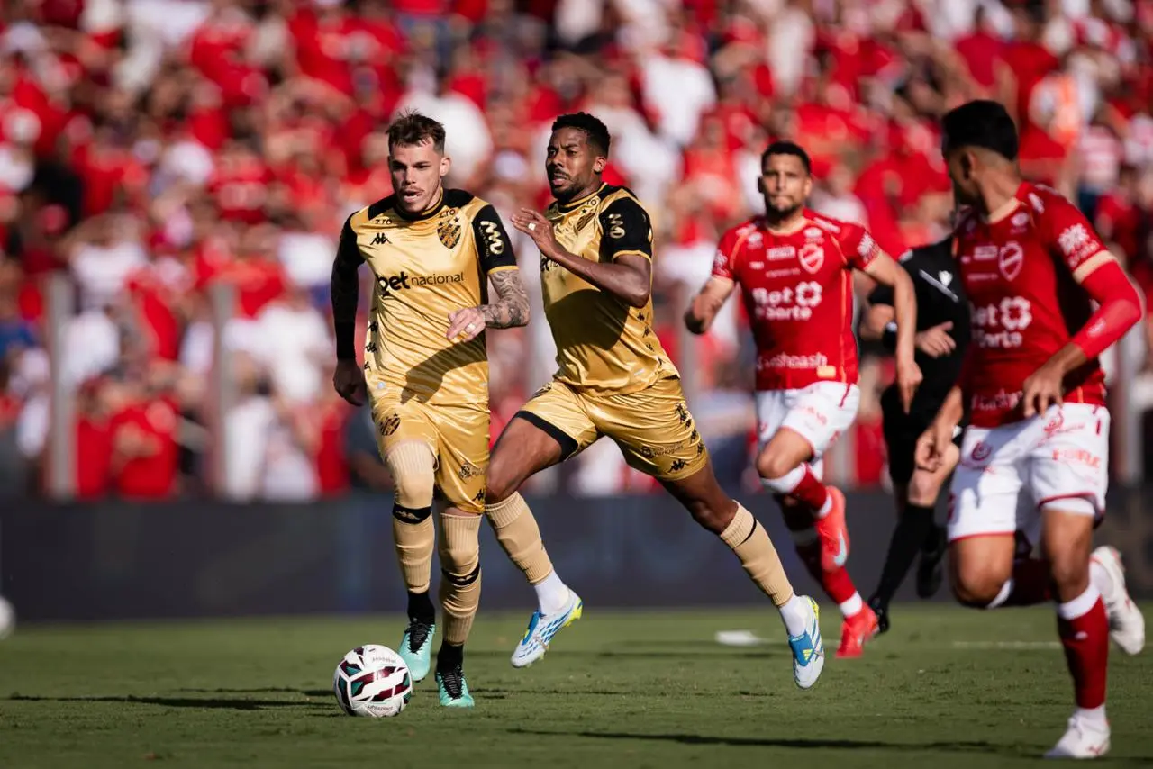 Vila Nova termina primeiro tempo em desvantagem contra o Sport