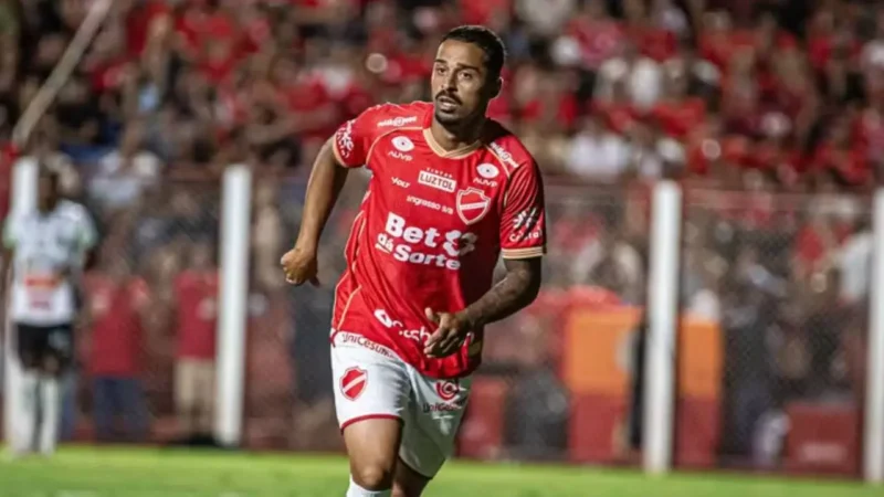 Vila Nova viaja para encarar o Operário-PR com baixa importante