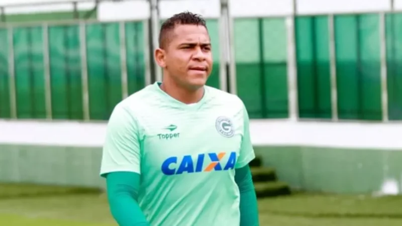Walter posta gol pelo Goiás e relembra fase artilheira