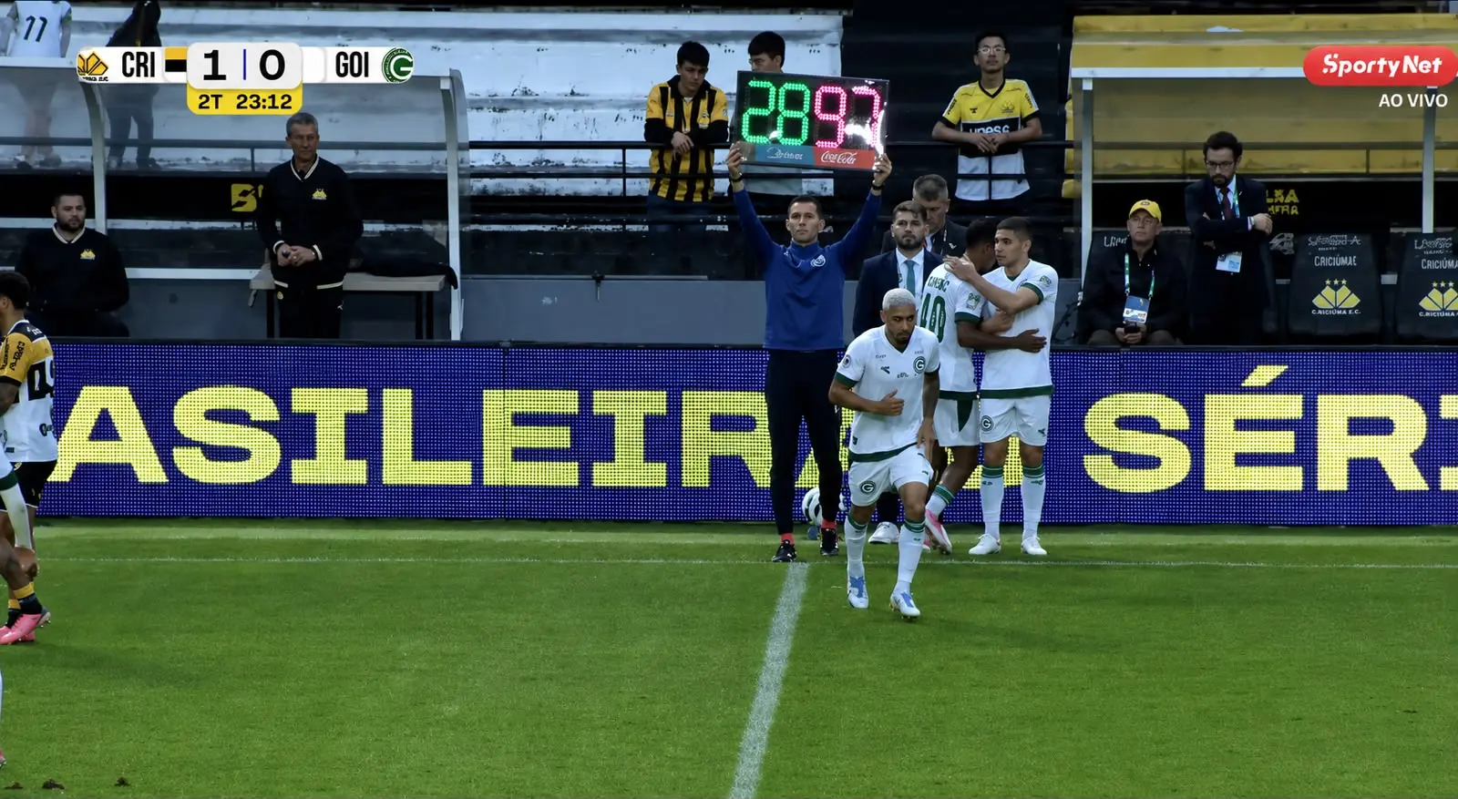 Wellington Rato está de volta! Meia entra em campo pelo Goiás após nove meses
