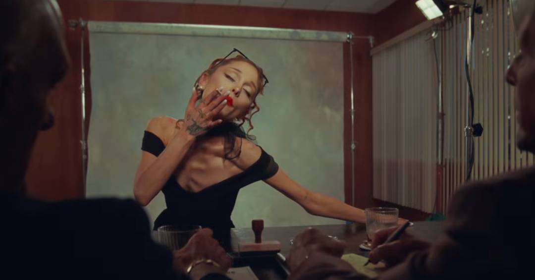 Sob especulações por magreza, Ariana Grande vai dar um tempo do público