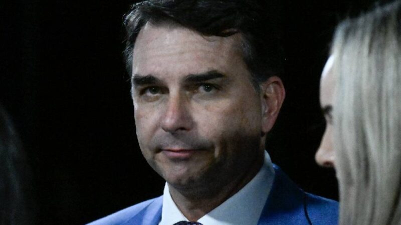 Flávio Bolsonaro sobre ausência em debate: ‘Não são meus adversários’