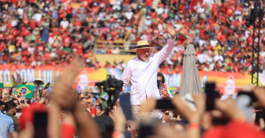 Com pouco a oferecer ao futuro do país, Lula abre campanha olhando para o passado