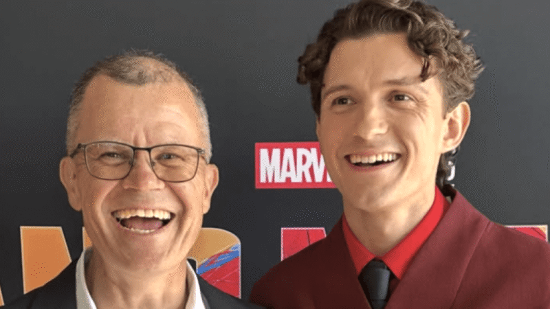 Comediante e pai de Tom Holland debocha da fama do filho como Homem-Aranha