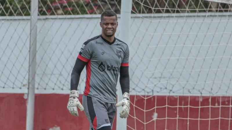 Atlético manifesta apoio a Paulo Vítor após denúncia de racismo