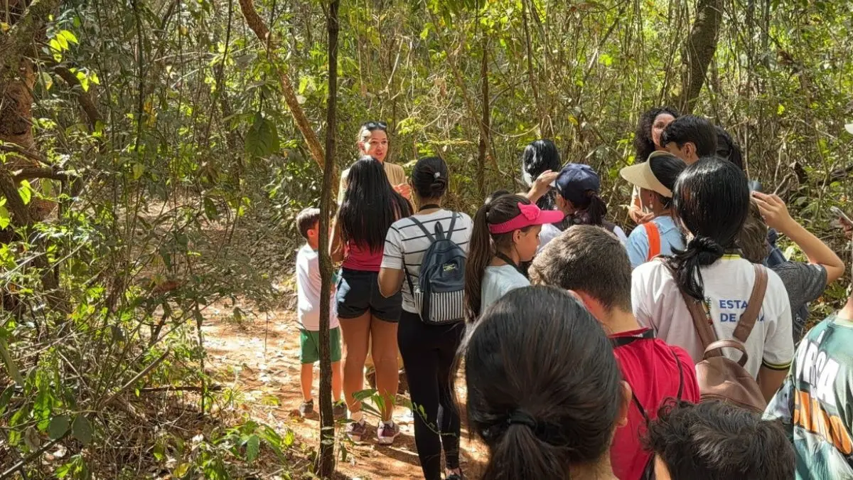 Estudantes autistas fazem trilha e aprendem sobre animais do Cerrado em parque estadual de Goiás