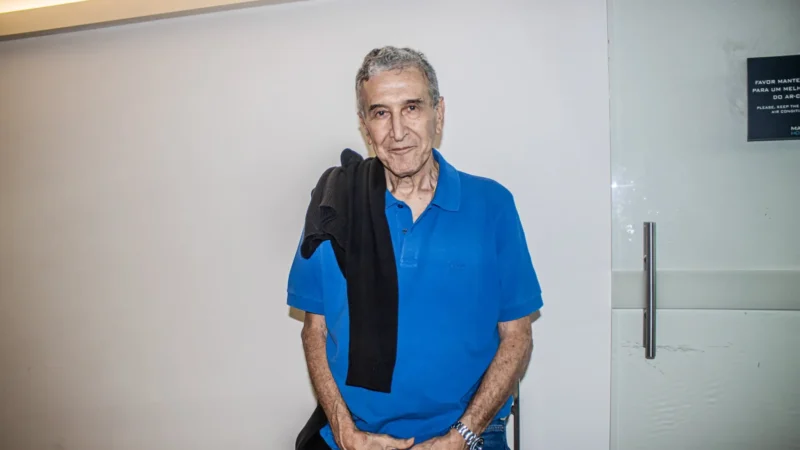 Ex-técnico Parreira recebe alta após quase três meses