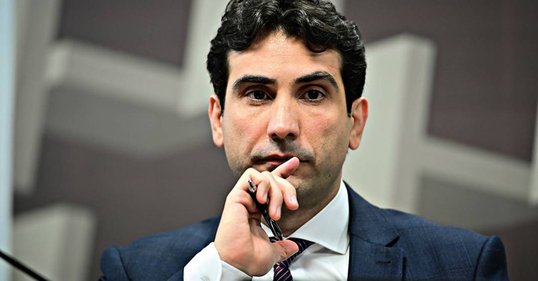 Antes de ser preso, Vorcaro pediu a Moraes encontro com Galípolo para ‘resolver tudo’