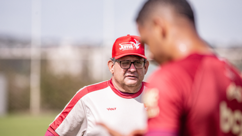 Guto vê “excesso de confiança” como motivo do vexame do Vila