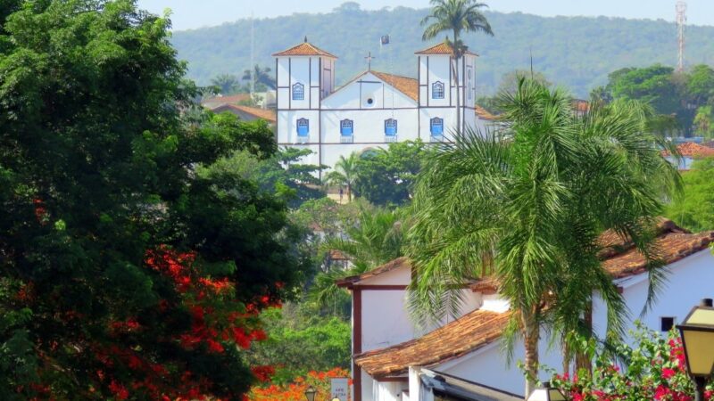 Homem invade casa e observa casal em Pirenópolis