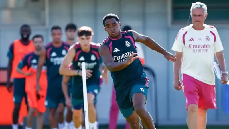 Mourinho confirma Endrick na estreia da Champions