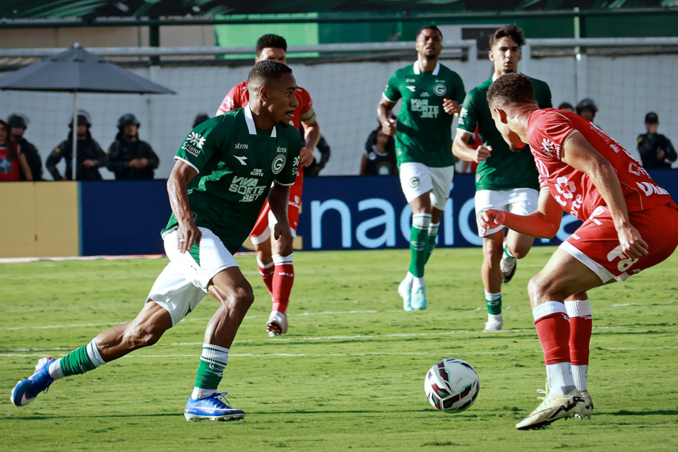 Relembre o duelo entre Vila Nova e Goiás no primeiro turno
