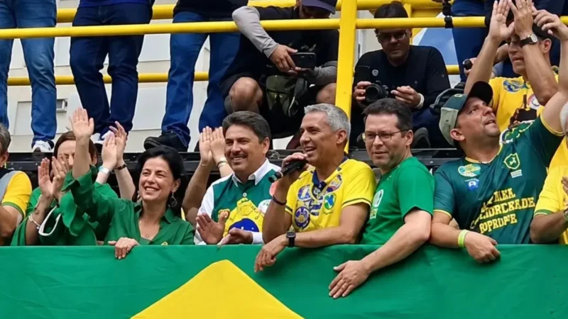 Wilder, Gayer e Ana Paula participam de manifestação contra Lula e Moraes
