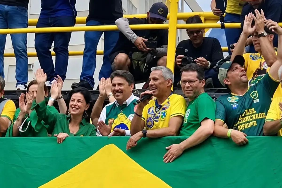 Wilder, Gayer e Ana Paula participam de manifestação contra Lula e Moraes
