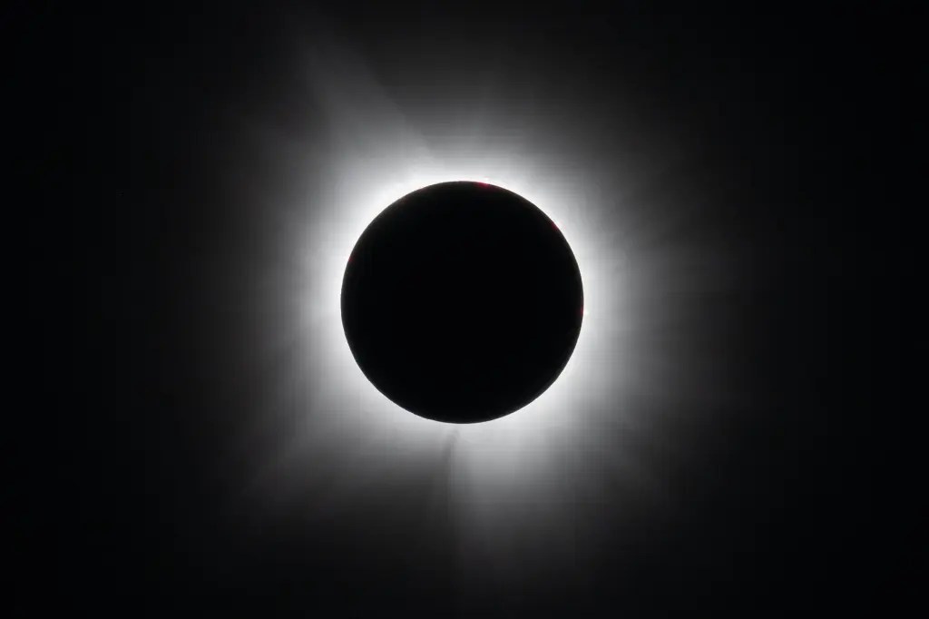 ‘Eclipse do século’: os lugares que ficaram no escuro durante o fenômeno